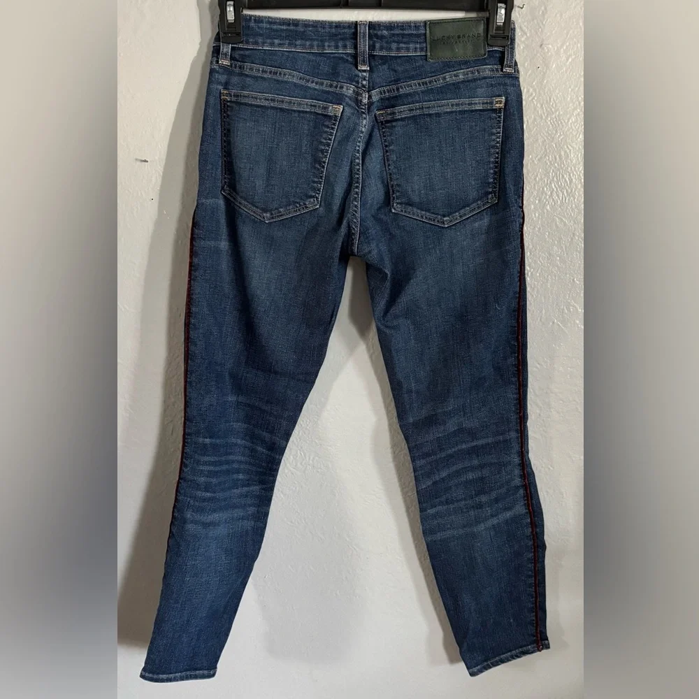 Lucky Brand low rise skinny Lolita women’s‎ jeans. SZ. 4/27A. Red velvet detail